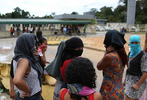 इससे पहले मनौस जेल में 17 घंटे तक चले खूनी संघर्ष में 56 कैदियों की मौत हो गई थी. 