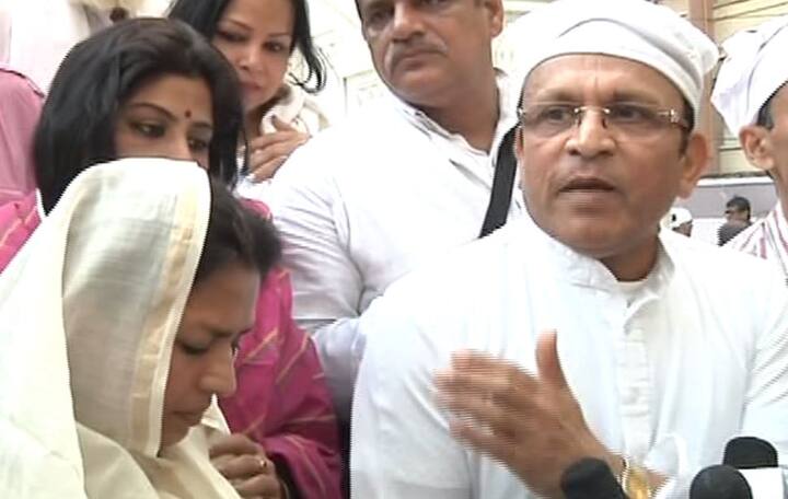 वहीं ओम पुरी की पहली पत्नी रहीं सीमा कपूर ने कहा, 'सबकुछ खत्म हो जाता है तो कुछ बचता नहीं है कहने को...'