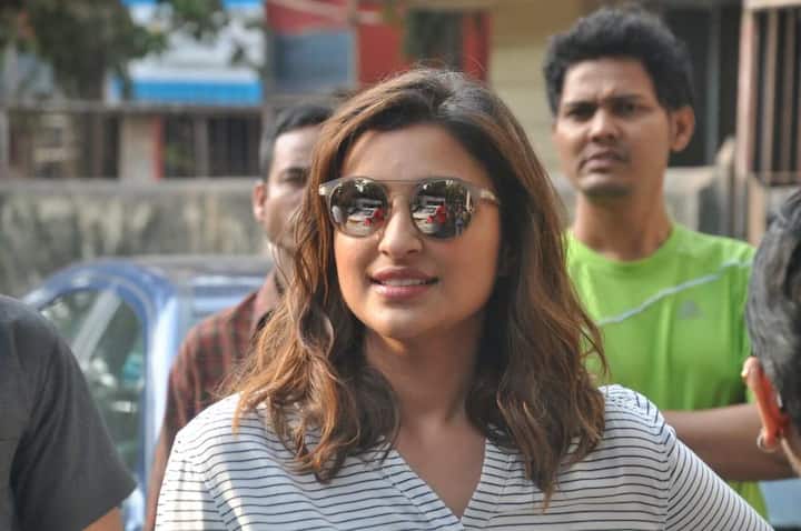  परिणीति चोपड़ा और अभिनेता सुशांत सिंह राजपूत ने हाल ही में अपनी आने वाली फिल्म  'तकदुम' पर भी काम शुरू कर दिया है.