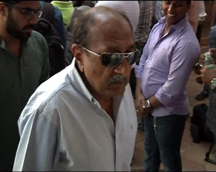 टीनू आनंद.