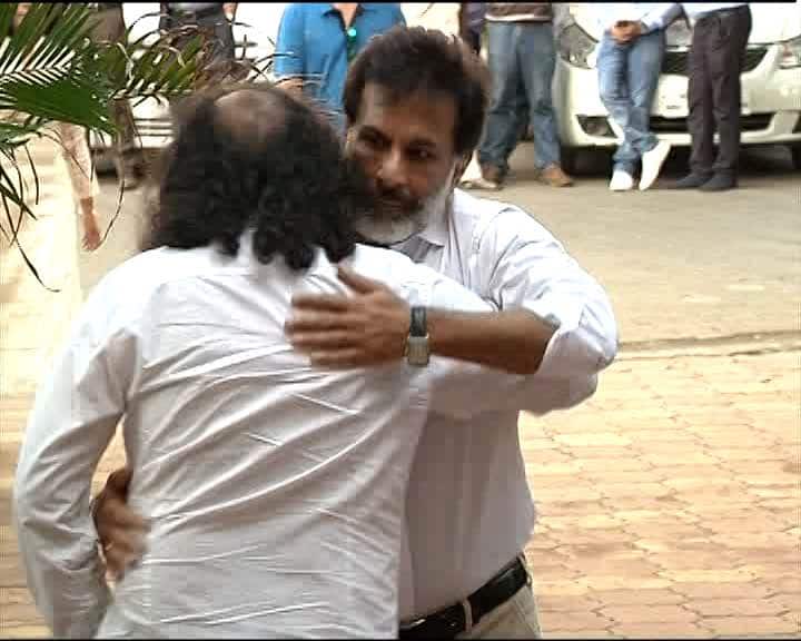 पवन मल्होत्रा.