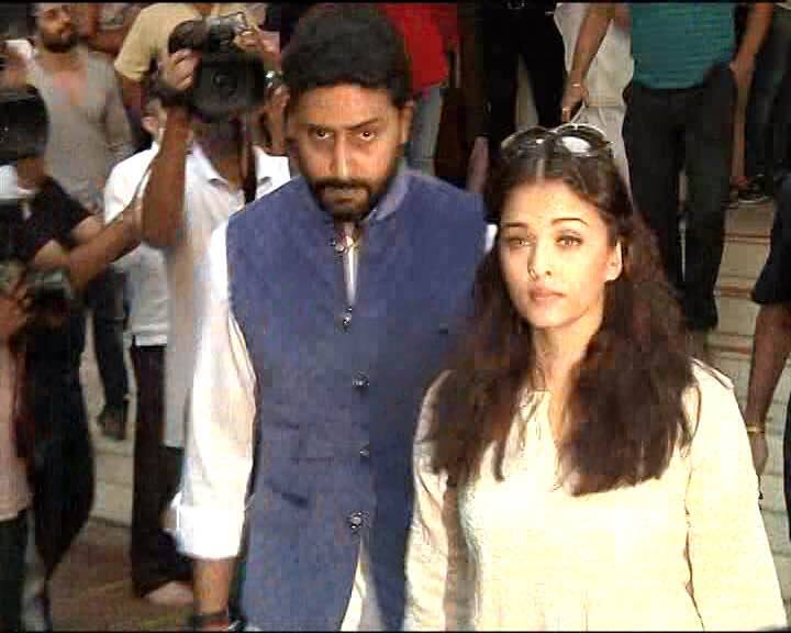 ऐश और अभि.