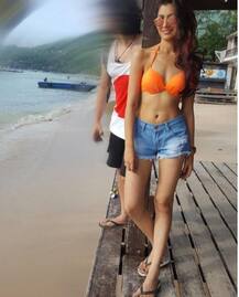 मौनी ने कर दी थी डिलीट, कुणाल ने फिर से पोस्ट कर दी सृति की बिकनी वाली तस्वीर