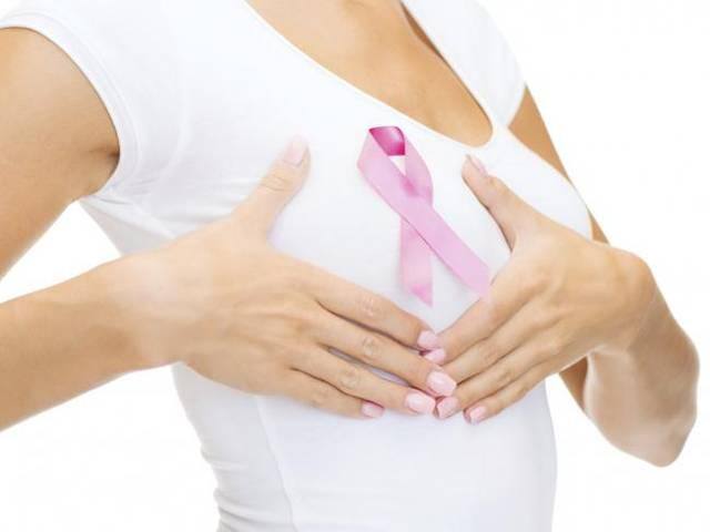 ब्रेस्ट कैंसर से बचाव – हार्वड यूनिवर्सिटी की 2003 की रिसर्च के मुताबिक, अंडे खाने से व्यस्क महिलाओं में ब्रेस्ट कैंसर का खतरा टल जाता है. 2005 की एक अन्य स्टडी के मुताबिक, जो महिलाएं एक सप्ताह में 6 अंडे तक खाती हैं उनमें 44 फीसदी ब्रेस्ट कैंसर का खतरा घट जाता है. अंडे को आप किसी भी रूप में खा सकते हैं जरूरी नहीं की उबले हुए अंडे ही खाएं जाएं. 