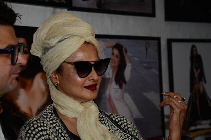 इसके साथ रेड लिपस्टिकल उनके चेहरे पर चार चांद लगा रही थी. (Photo: Manav Mangalani)