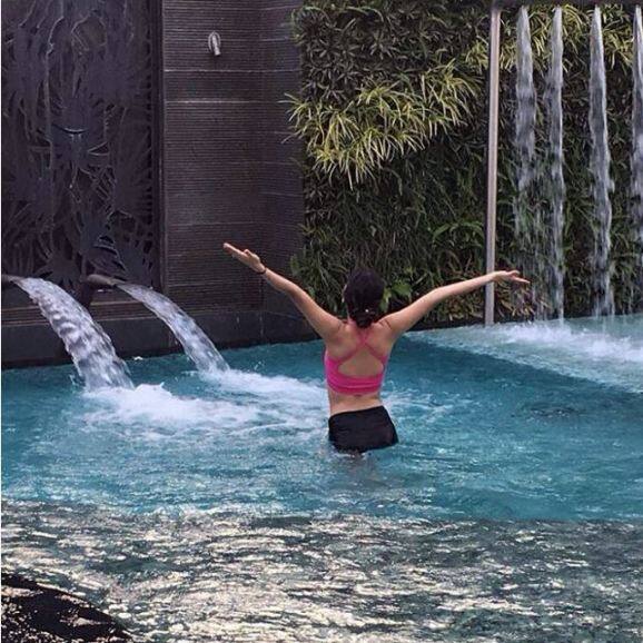 श्रद्धा ने ऐसी हॉट तस्वीरों को सोशल मीडिया पर शेयर कर के अपनी बोल्डनेस को जाहिर कर दिया है.