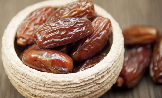 Dates Khajoor Health Benefits And Uses आंखों की समस्या दूर करने से लेकर चेहरे को खूबसूरत तक बना सकता है ये खजूर!
