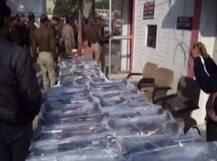 यूपी: कैराना से बरामद हुए 200 से ज्यादा अवैध हथियार