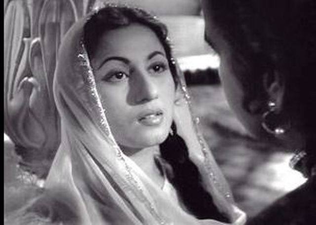 अपनी खूबसूरती और एक्टिंग के जरीए मशहूर हुई एक्ट्रेस मधु बाला 36 साल की उम्र में 1969 में निधन हो गया था. उनकी मौत के 2 साल बाद फिल्म 'जलवा' रिलीज हुई जिसमें उन्होंने सुनील दत्त के साथ काम किया था.