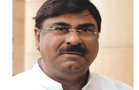 सपा में जारी कलह के बीच बीजेपी में शामिल हुए अशोक प्रधान सपा में जारी कलह के बीच बीजेपी में शामिल हुए अशोक प्रधान
