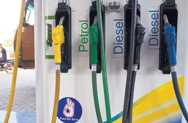 No proposal to review duty on petrol diesel Finance Secretary Hasmukh Adhia says पेट्रोल-डीजल पर सरकार नहीं घटाएगी एक्साइज ड्यूटी: हसमुख अढिया