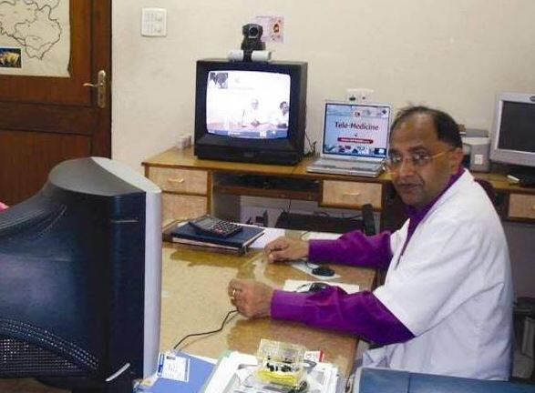 Up Police Is Clueless Even After 4 Days Of Doctors Murder यूपी : डाक्टर हत्याकांड में हवा में तीर चला रही है पुलिस, चार दिन बाद भी हाथ खाली