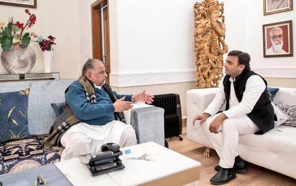 akhilesh-yadav-1-580x365