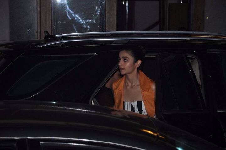 बाद में केक काट कर सिद्धार्थ का जन्मदिन मनाया गया.