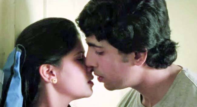 क्या उन्होंने अभिनेताओं के साथ कामुक दृश्यों की शूटिंग में कोई परेशानी महसूस की? वह कहते हैं,