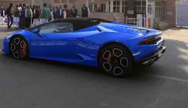 साइकिल की लड़ाई के बीच पांच करोड़ की कार का सच! Truth Of This Viral Message 20 साइकिल की लड़ाई के बीच पांच करोड़ की कार का सच!