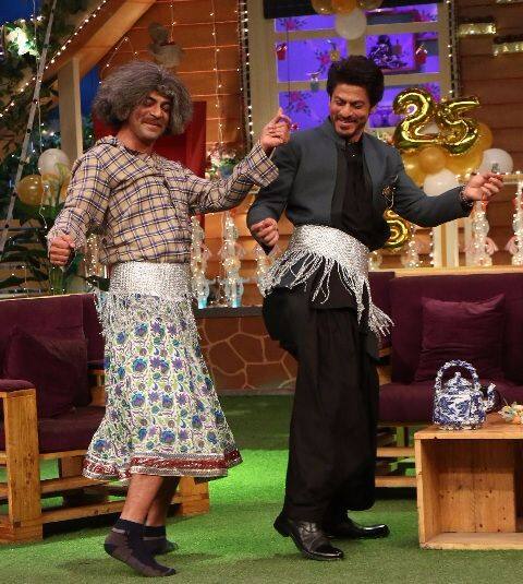शाहरुख ने शो में डाक्टर गुलाटी के साथ डांस भी किया है.