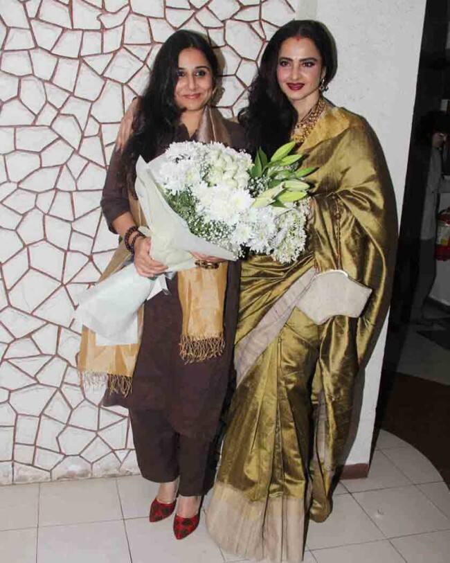 विद्या और रेखा ने साथ में तस्वीरें भी क्लिक कराईं. (Photo: Manav Mangalani)