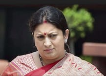 स्मृति ईरानी ने मीडिया पर हमले की निंदा की, कहा- \'डर पैदा करने वाली खबरों से करें परहेज\'