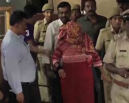 शादी के लिए नहीं भरी हामी तो लड़की ने ब्वॉयफ्रेंड पर फेंका तेजाब !