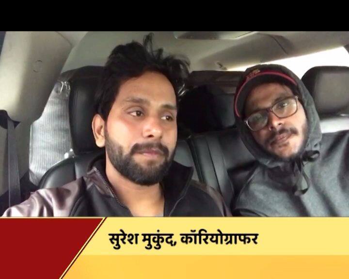 बॉलीवुड गानों की धुन पर डांसर्स की परफॉर्मेंस को यादगार बनाने के लिए मुंबई के नालासोपारा का एक कॉरियोग्राफर न्यूयॉर्क में दिन-रात मेहनत कर रहे हैं. सुरेश मुकंद ने सात मिनट की इंडियन क्लासिकल डांस और बॉलीवुड डांस को मिलाकर स्पेशल परफॉमेंस तैयार की है. 