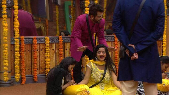 मोनासिला के साथ खुशी जाहिर करते हुए मनु पंजाबी