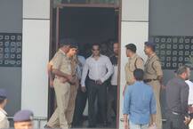 आर्म्स एक्ट में बरी होने के बाद मुंबई लौटे सलमान खान, एयरपोर्ट पर मिली पहली झलक
