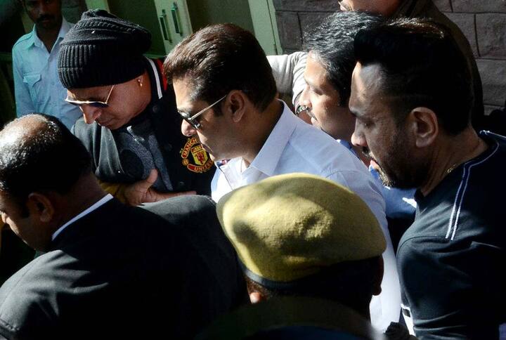 आपको बता दें कि निचली अदालत ने सलमान को शिकार के दो अलग-अलग मामलों में एक साल और पांच साल की सजा सुनाई थी, जिसके बाद सलमान ने हाईकोर्ट की जोधपुर पीठ का दरवाजा खटखटाया था.