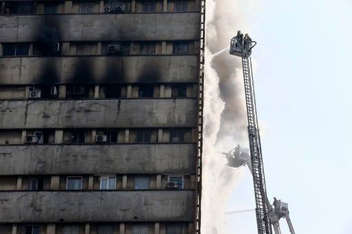 स्थानीय मीडिया की ख़बरों के मुताबिक नवरोज को देखते हुए इमारत की दुकानों में कपड़े भरे हुए थे. राष्ट्रपति हसन रूहानी ने तत्काल जांच कराने के आदेश दिए है और इस घटना को दुर्भाग्यपूर्ण बताया है.