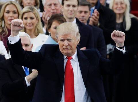 अमेरिका के 45वें राष्ट्रपति बने डॉनल्ड ट्रंप, कहा- जनता बनी है शासक