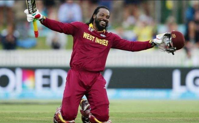  अपने तूफानी खेल के लिए मशहूर वेस्टइंडीज के बल्लेबाज क्रिस गेल ने वनडे क्रिकेट में 238 छक्के जमाए हैं.