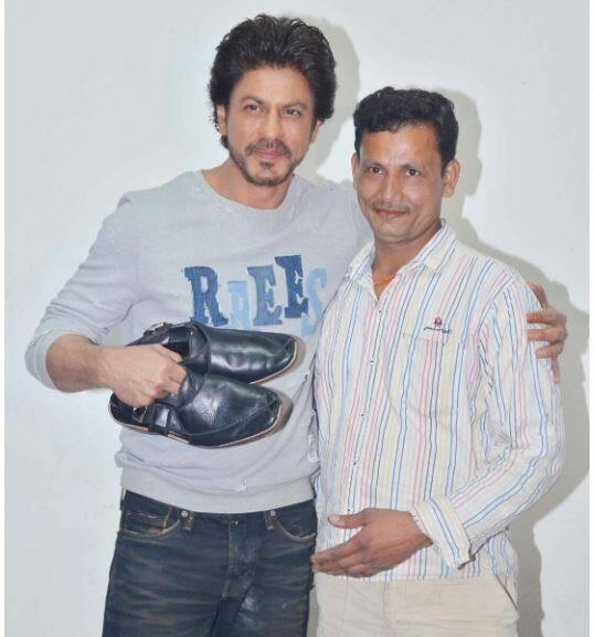 जब जूते बनाने वाले श्याम बहादुर से मिले सुपरस्टार शाहरुख खान