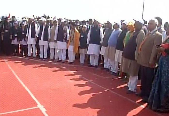 बिहार: शराबबंदी के समर्थन में 1,292 किलोमीटर लंबी मानव श्रृंखला में दो करोड़ लोग ले रहे हिस्सा Bihar A 1292 Km Long Human Chain To Be Made For The Support Of Liquor Ban बिहार: शराबबंदी के समर्थन में 1,292 किलोमीटर लंबी मानव श्रृंखला में दो करोड़ लोग ले रहे हिस्सा