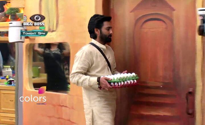 मनवीर शाहरुख निर्देशों को फोन पर सुन रहे थे लेकिन पहचानता नहीं पा रहे थे. जल्द ही जब शाहरुख ने अपने बारे में बताया इस पर मनवीर बहुत खुश नजर आए.