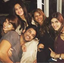 कृति सैनन, प्रीति जिंटा सहित कई सितारों संग सुशांत ने सेलिब्रेट किया बर्थडे, देखें Inside Pics