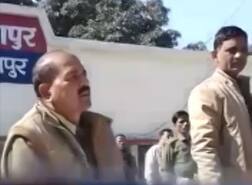 'वसूली' पर भिड़ंत : एक-दूसरे को पुलिसवालों ने कहा- 'डकैत' और 'लुटेरा', खोली खुद की पोल