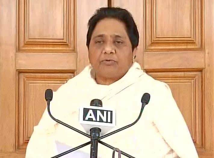 SP के घोषणापत्र पर BSP-BJP का हमला, 'काम कम और क्राइम ज्यादा हुआ' Matawati Attacks On Sps Manifesto Says Sps Work Spoke Less And Crime Spoke More SP के घोषणापत्र पर BSP-BJP का हमला, 'काम कम और क्राइम ज्यादा हुआ'