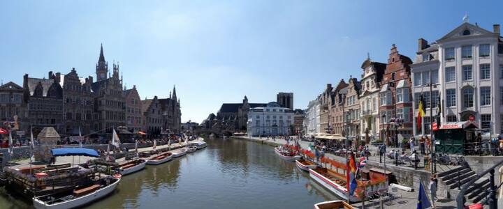 बेल्जियम विश्व का सबसे ज्यादा कैशलेस लेन-देन करने वाला देश है. बेल्जियम में 93 प्रतिशत लेन-देन पूरी तरह से कैशलेस होता है.