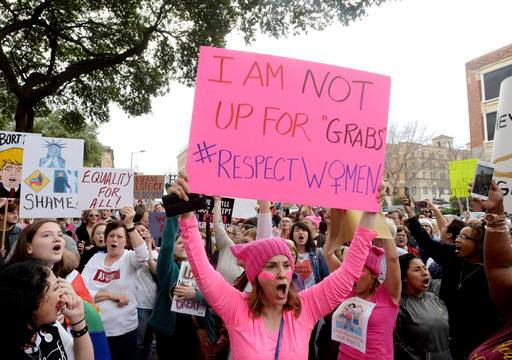 Donald Trump Asks Protesters Why Didnt They Vote ट्रंप ने प्रदर्शनकारियों पर कसा तंज, कहा- इन लोगों ने वोट क्यों नहीं डाले थे