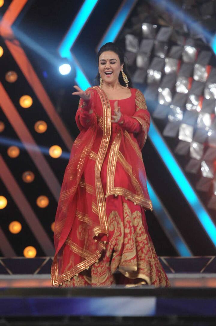 प्रीति जिंटा ने यहां स्टेज पर डांस भी किया. (Photo: Manav Mangalani)