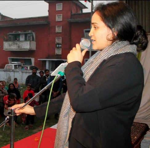 अपर्णा मोदी के साथ एक कार्यक्रम में शामिल होने के कारण भी चर्चा में रही हैं.
