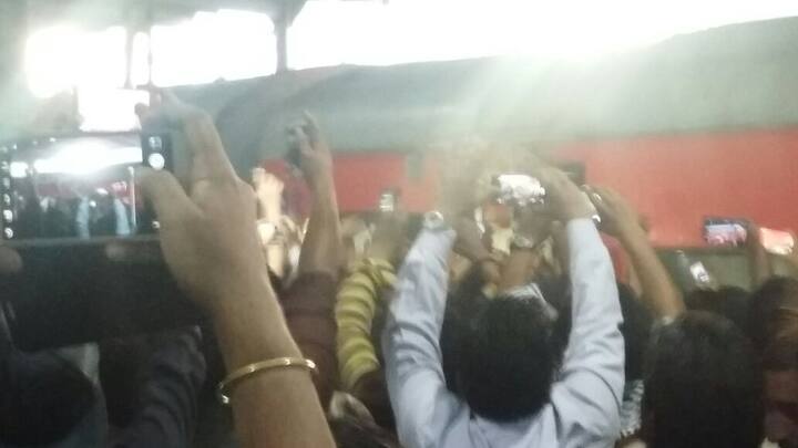 (तस्वीरें- Solaris, मानव मंगलानी और सोशल मीडिया)