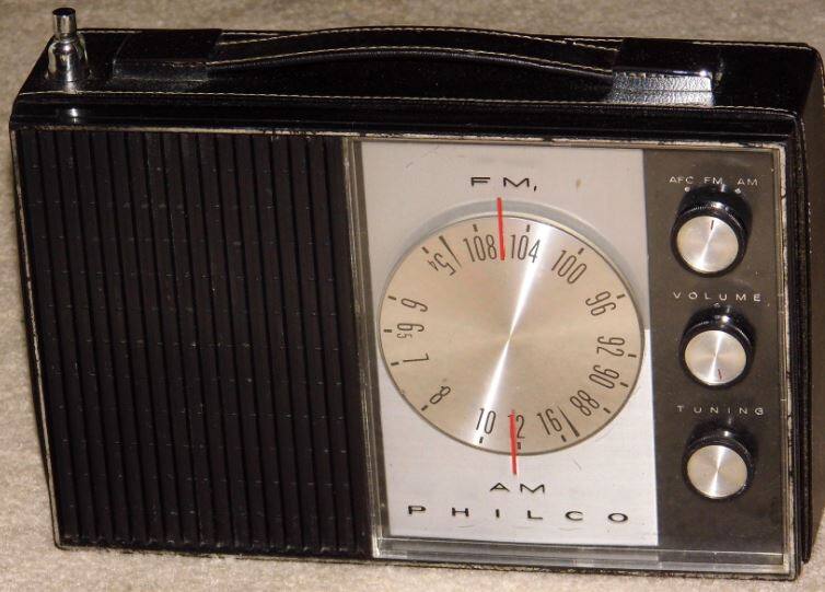 Govt Amends Policy Guidelines For Community Radio Stations सामुदायिक रेडियो स्टेशन राजनीतिक कार्यक्रमों का प्रसारण नहीं कर सकते: I&B मंत्रालय