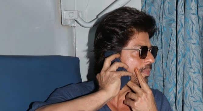 Shah Rukh Khan Feels He Is Too Old For Romantic Movies Now आज के दौर की रोमांटिक फिल्में करने की मेरी उम्र नहीं है: शाहरूख खान