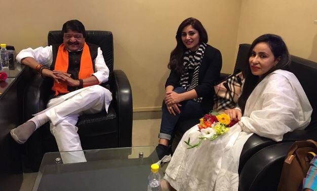 आपको बता दें कि रिमी सेन बॉलीवुड के टॉप अभिनेताओं के साथ फिल्मों में काम कर चुकी हैं.