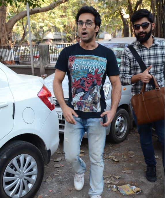 पुलकित सम्राट फुकरे, सनम रे, डॉली की डोली जैसी फिल्मों में काम कर चुके हैं.