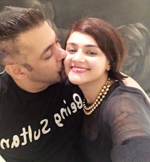 हाल ही में श्वेता ने सलमान खान के बर्थडे पर गिफ्ट भी दिया था.