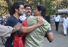 जब \'तलाक\' लेने पहुंचे पुलकित सम्राट ने की फोटोग्राफर से हाथापाई