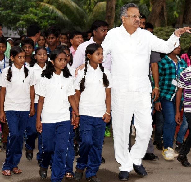 Chhattisgarh Sanitary Napkins Atm To Be Installed In Schools Under Shuchita Scheme छत्तीसगढ़: शुचिता योजना के तहत स्कूलों में लगेंगे सेनेटरी नैपकिन एटीएम
