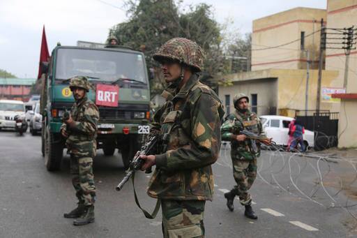 सुरक्षा बलों का मानना है कि मारे गए आतंकवादियों- अबू अनस और अबू अली की 26 जनवरी के आसपास श्रीनगर शहर में आत्मघाती आतंकी हमले की योजनाएं थीं.
